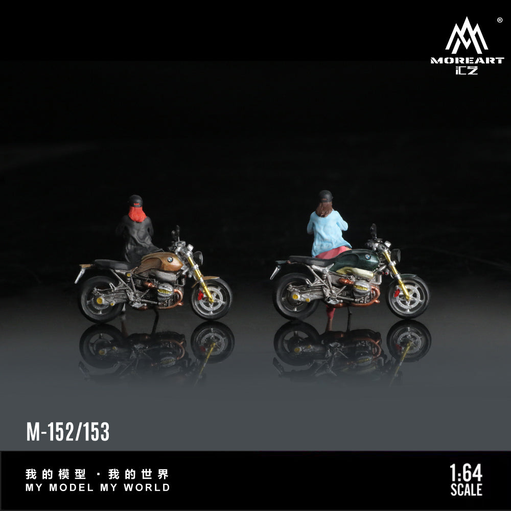 Mô hình diorama Dark Green Motorcycle Girl góc chụp từ phía sau