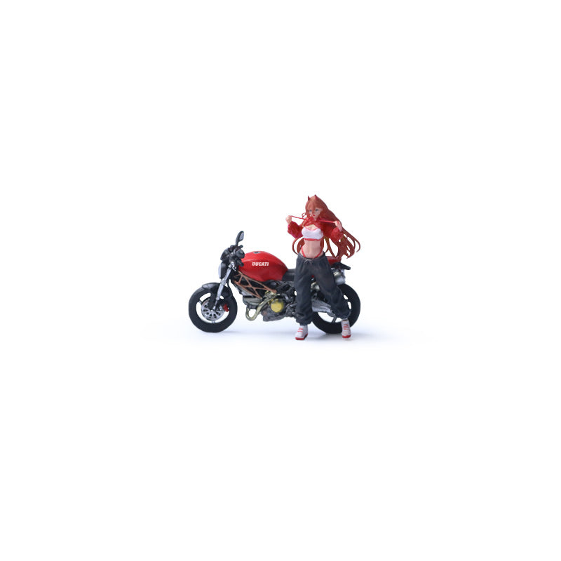 Mô hình Ducati Monster 696 Red và cô gái