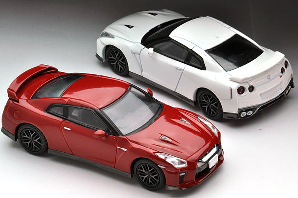 Mô hình xe Tomyca Limited Vintage TLV 1:64 Nissan GT-R 2017 model (red) | LV-N148d