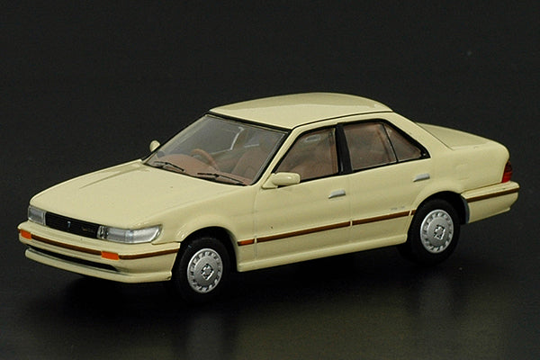 Mô hình xe Tomyca Limited Vintage TLV 1:64 Nissan Proudbird | LV-N16a