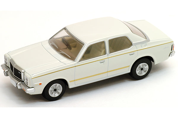 Mô hình xe Tomyca Limited Vintage TLV 1:64 Luce Legato 4-door HT Limited (white) | LV-N21a