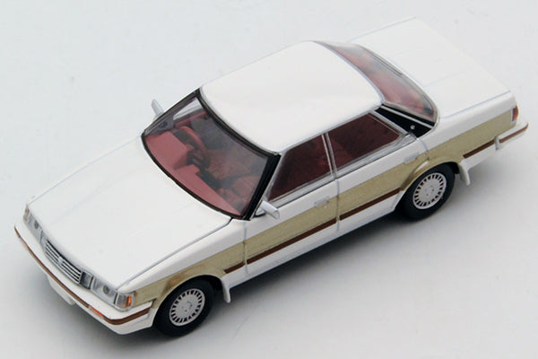 Mô hình xe Tomyca Limited Vintage TLV 1:64 Toyota Mark II Hardtop Grande 1986 model (white/beige) | LV-N98b