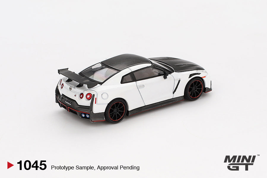 Mô hình xe Mini GT 1:64 Nissan GT-R Nismo 2024 Brilliant White Pearl - MGT01045