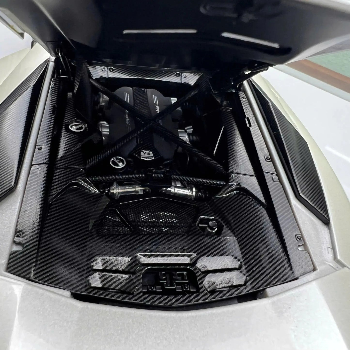 Mô hình xe Lamborghini Aventador White AUTOart 1/18