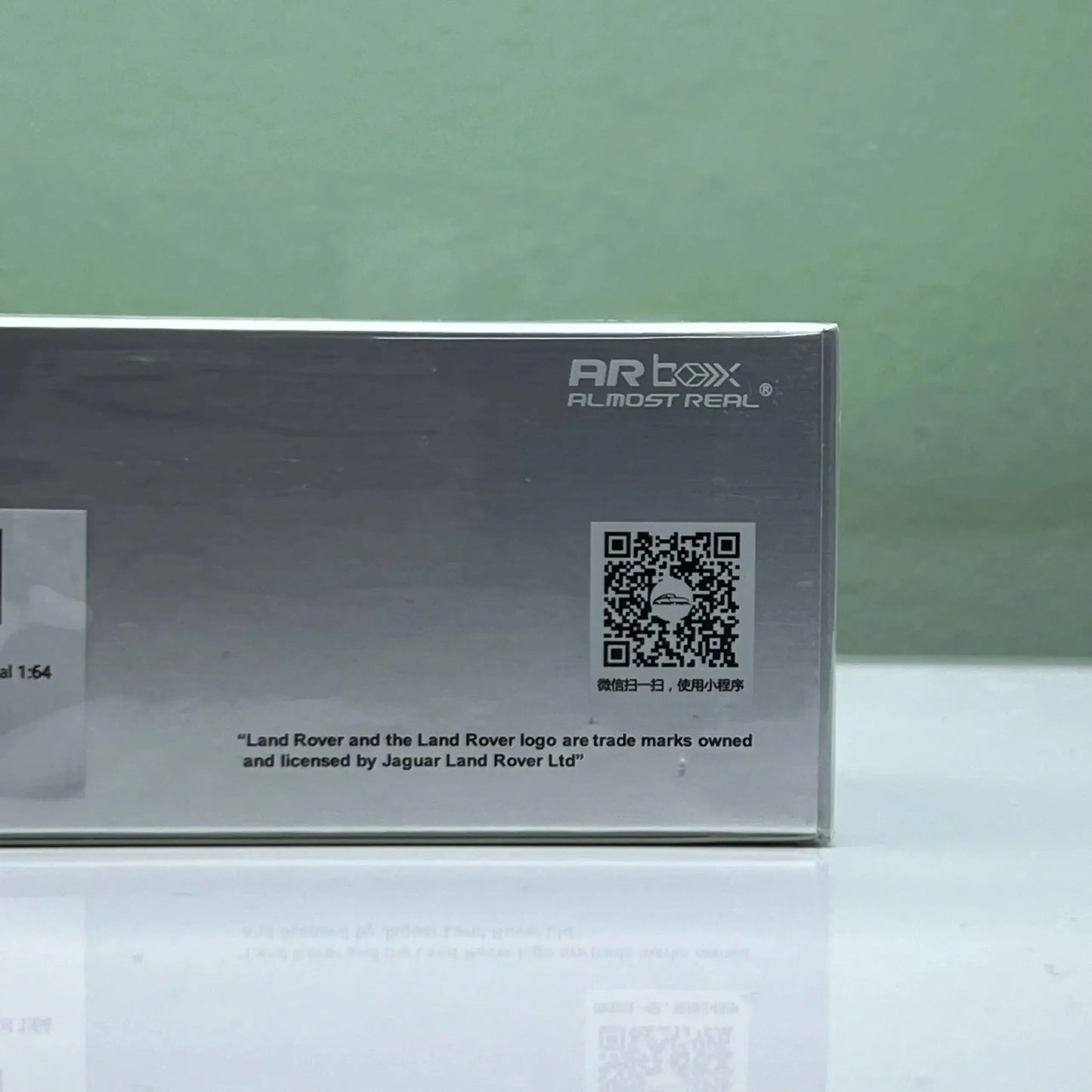 Mô hình xe Land Rover Defender 110 Green 70th ARBox 1:64 (Bản kỷ niệm)