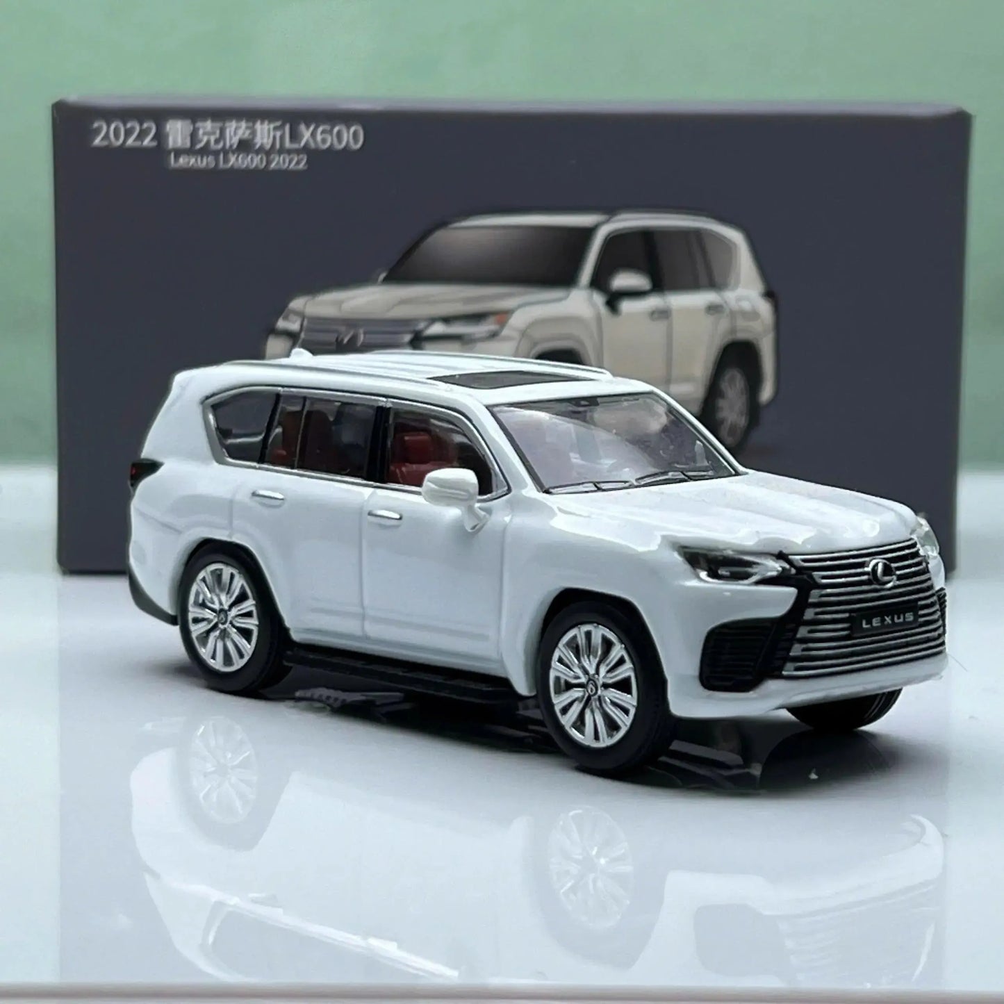 Mô hình xe Lexus LX600 Trắng/Xám 2022