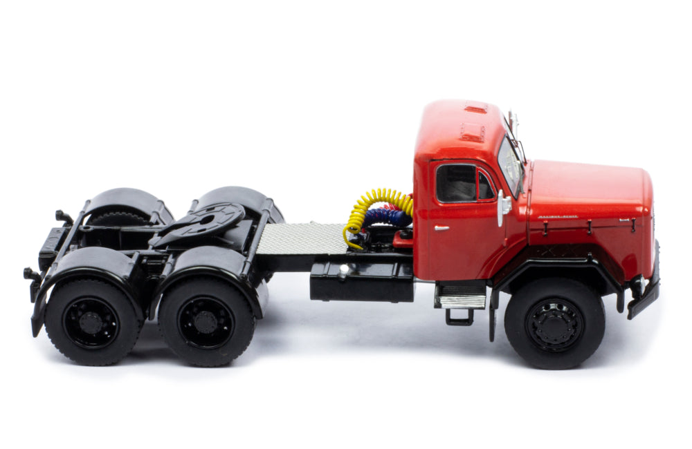 Mô hình xe đầu kéo IXO 1:43 Magirus Jupiter 6X6 Red - TR120.22