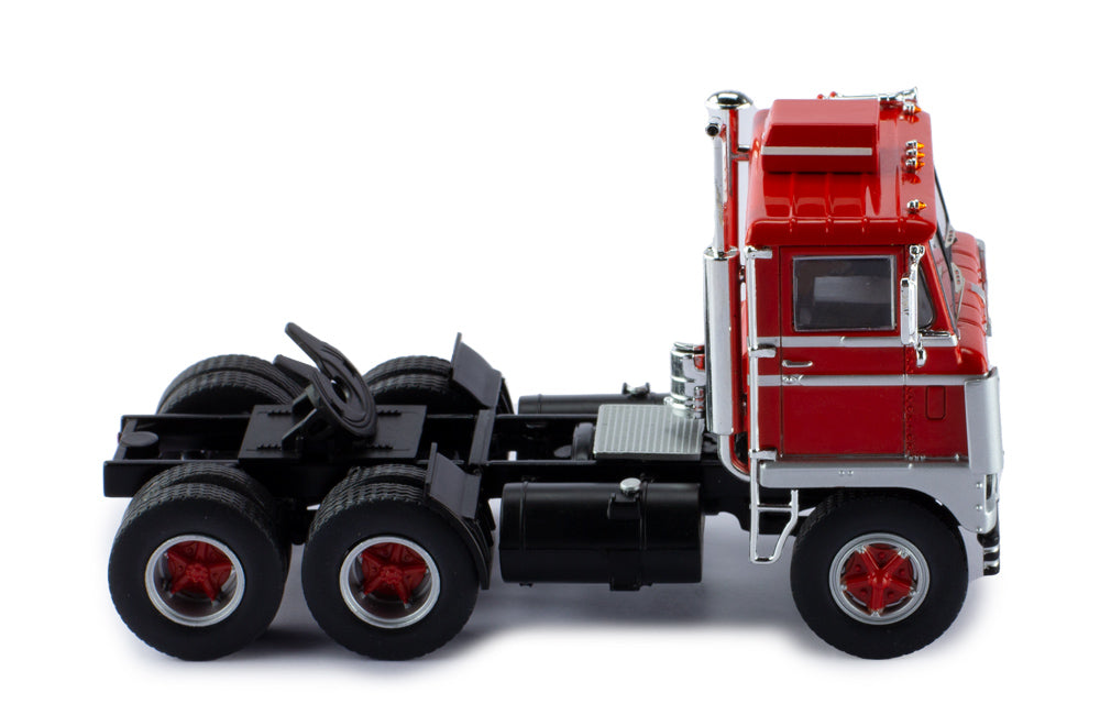 Mô hình xe đầu kéo IXO 1:43 White 7400 1960 Red - TR170.22