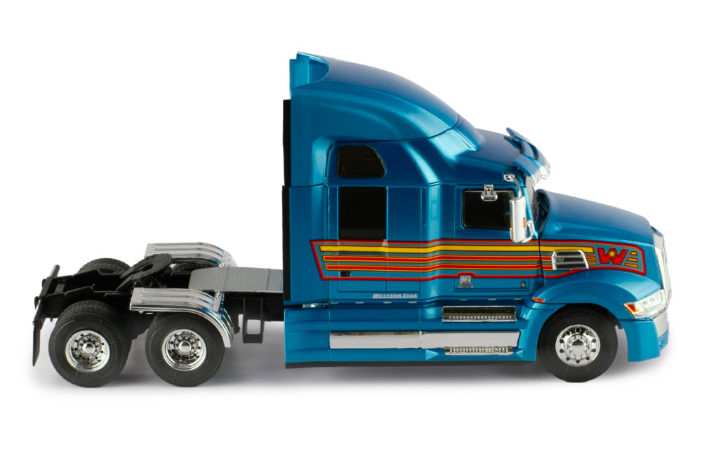Mô hình xe đầu kéo IXO 1:43 Western Star 5700 Ex 2016 Light Metallic Blue - TR204.22