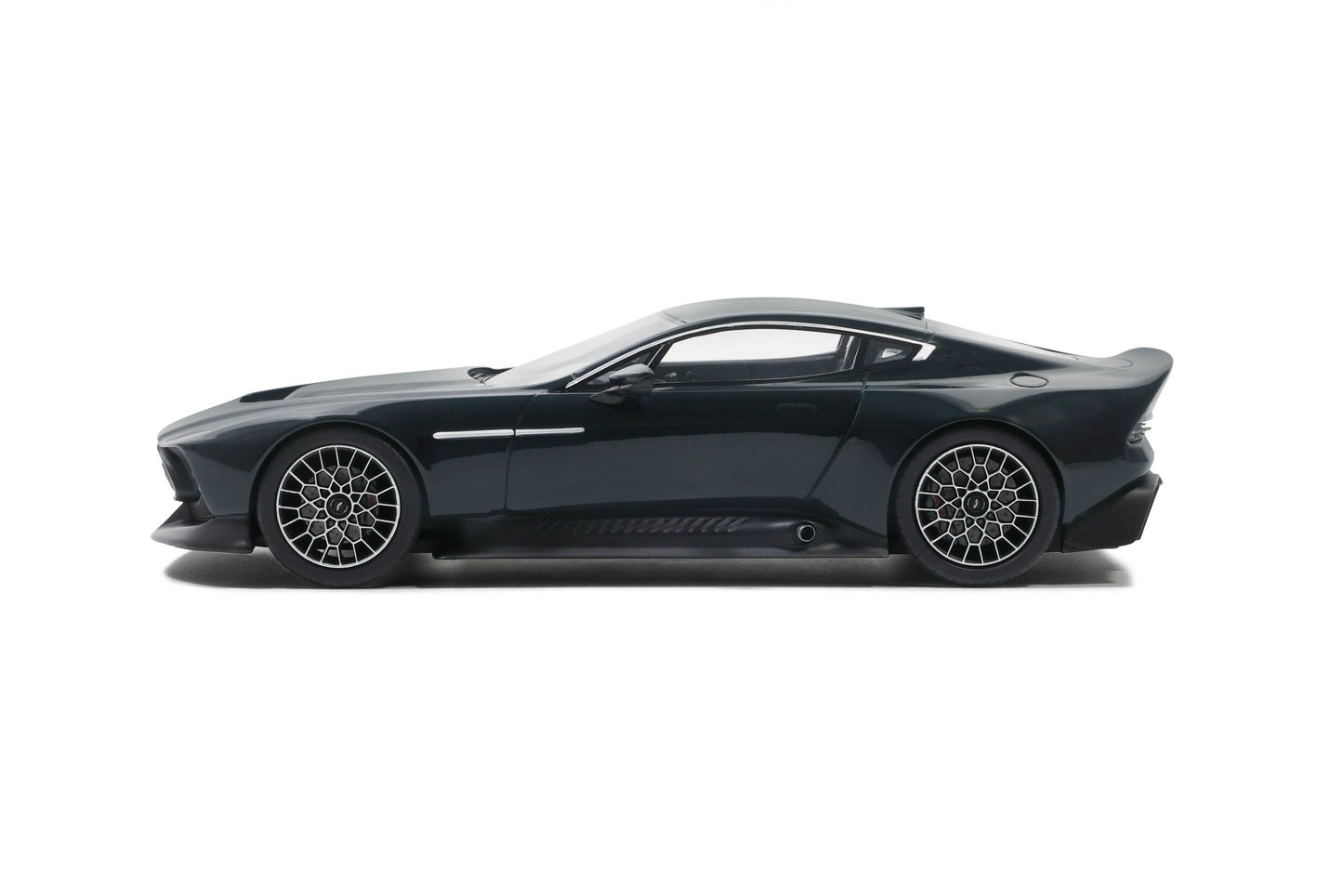 Mô hình xe GT SPIRIT 1:18 Aston Martin Victor - GT428