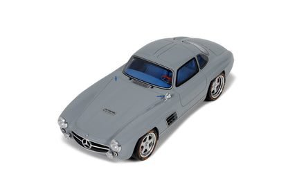 Mô hình xe GT SPIRIT 1:18 S-Klub Gullwing - GT418