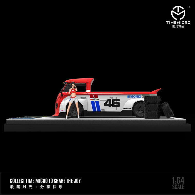 Góc nhìn bên hông xe T1 Picada Tsun-Doll