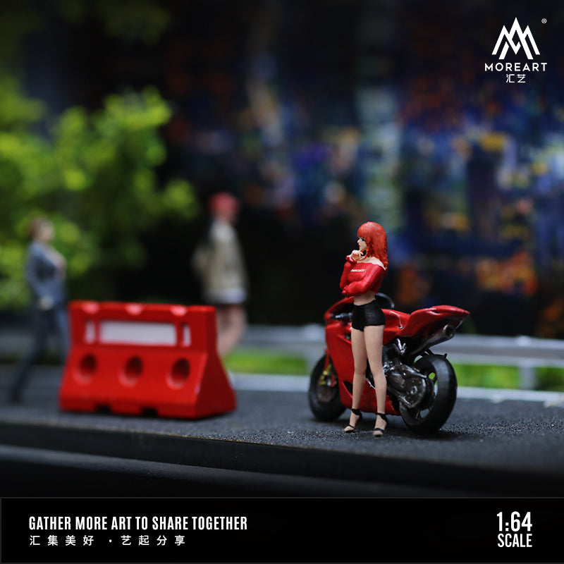 Mô hình cô gái và xe