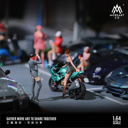Vỏ hộp mô hình diorama Kawasaki Motorcycle Girl Doll 1:64 từ MoreArt