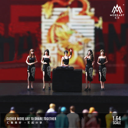 Mô hình diorama Platform One Booth Doll Set góc tổng quan