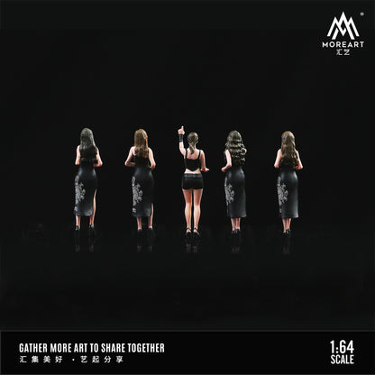 Mô hình Platform One Booth và búp bê đi kèm