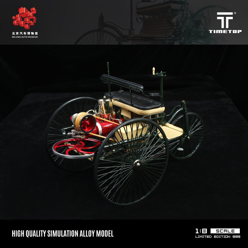 Xe Mercedes-Benz No. 1 màu bạc