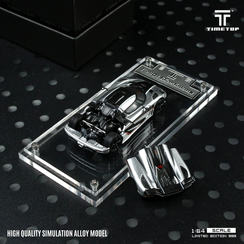 Koenigsegg One Silver trên đường đua