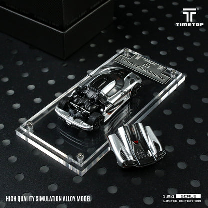 Koenigsegg One Silver trên đường đua