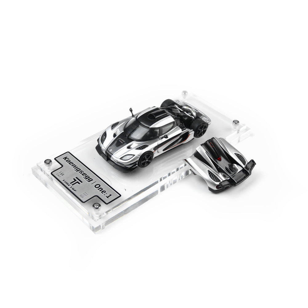 Koenigsegg One 1-Silver trưng bày