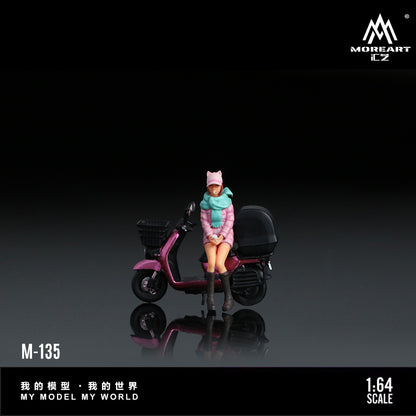 Diorama Metallic Pink Scooter Girl và xe scooter