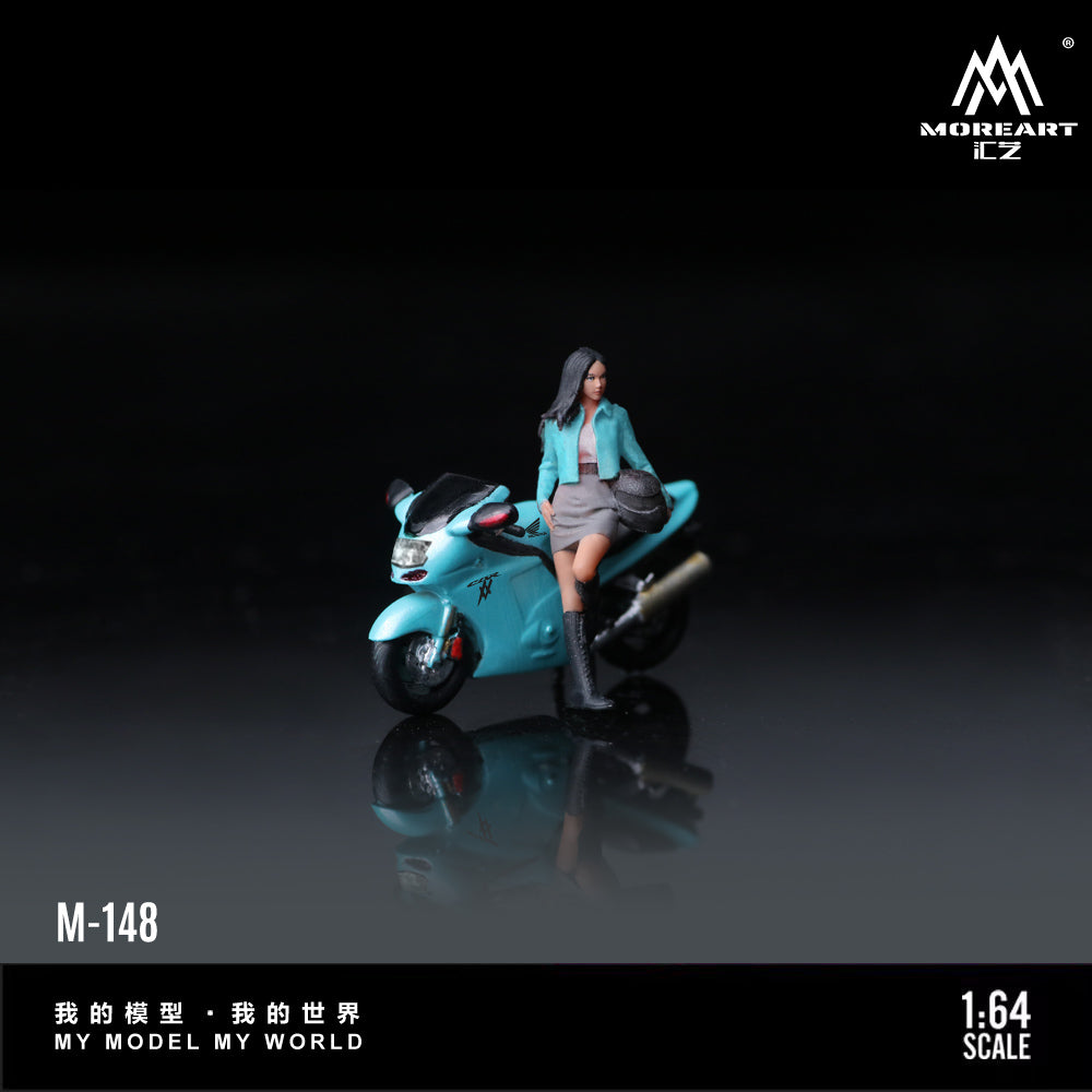 Búp bê và xe Honda CBR1100XX