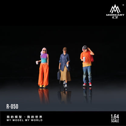 Góc phải Diorama Cup-Holding Shopping Doll Set