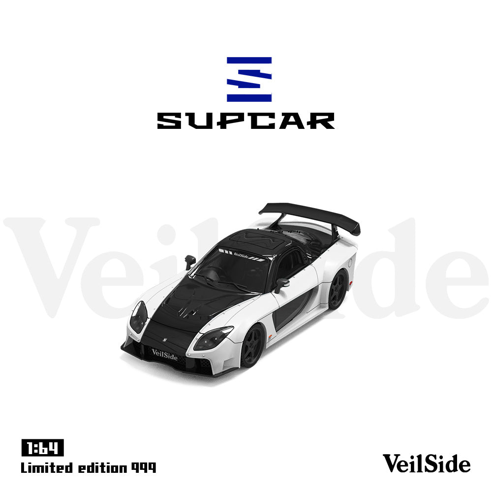 Góc trước xe RX-7 Veilside trắng