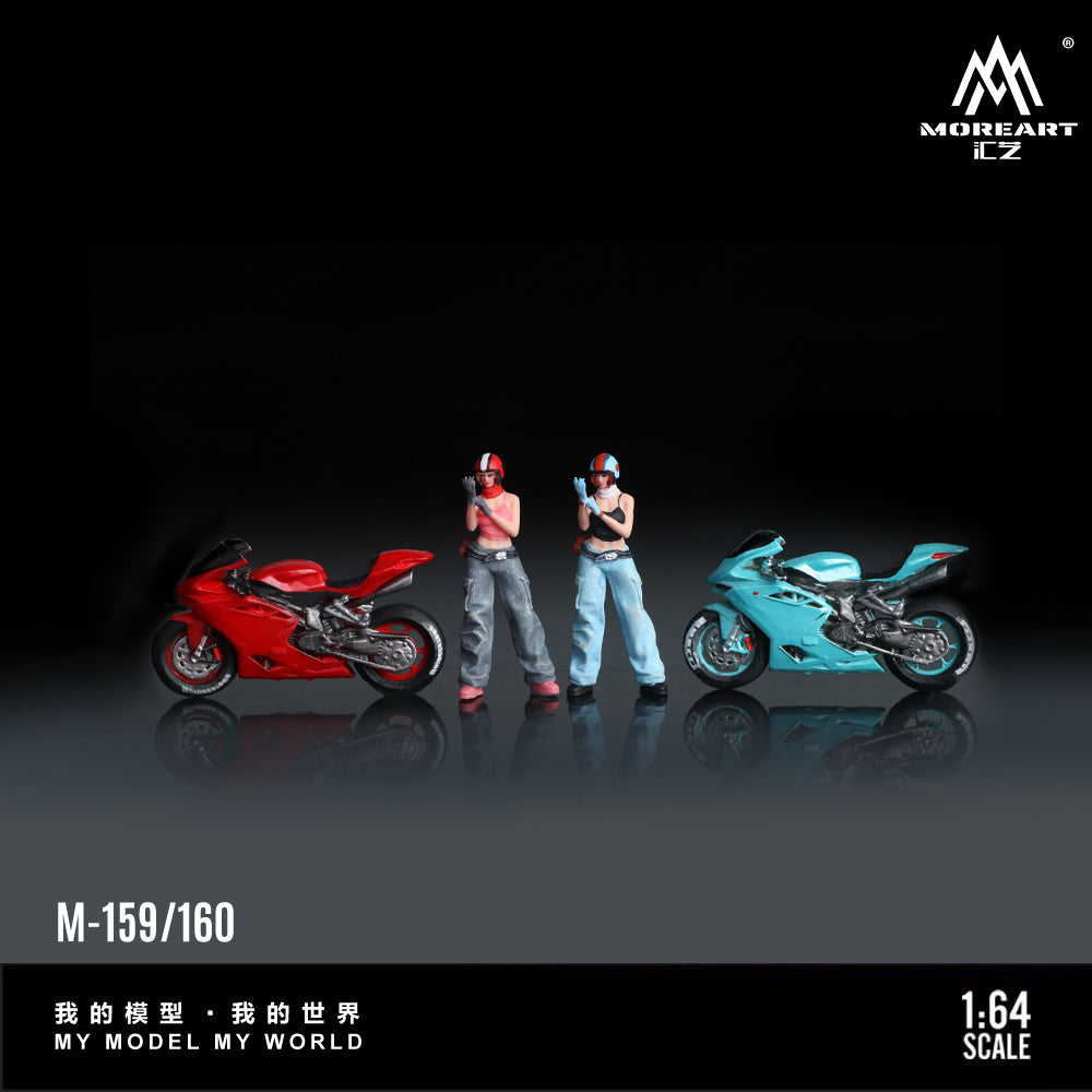 Mô hình Ducati Blue với búp bê