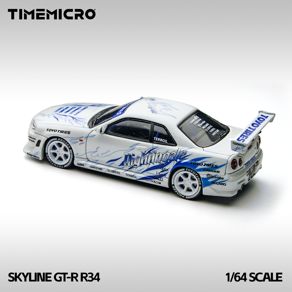 Mô hình Skyline GT-R R34 Drift Blaze White trên đường đua
