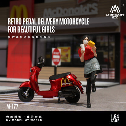 Xe scooter và búp bê tỉ lệ 1:64