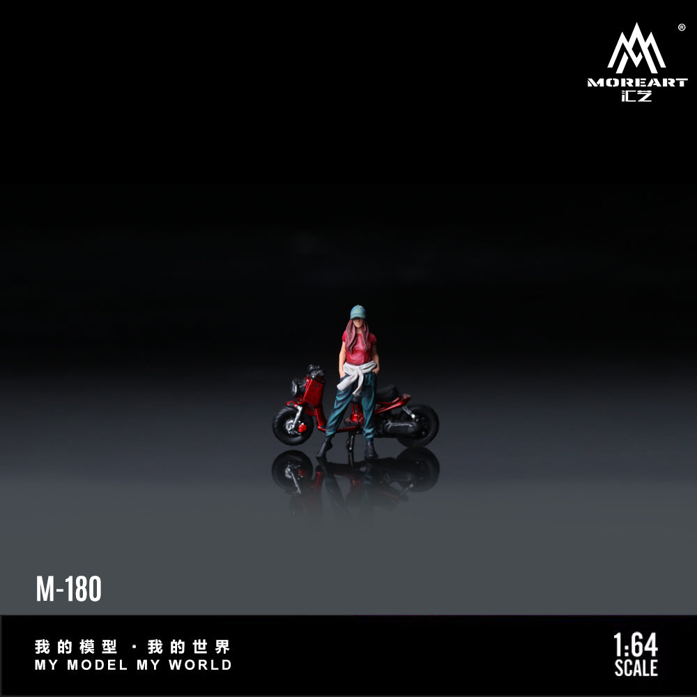 Diorama Zuma Red Motorcycle Figure trên phố