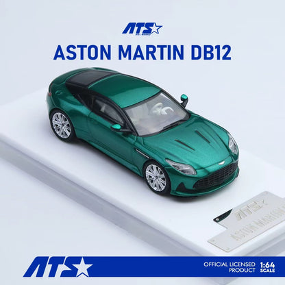 Đuôi xe Aston Martin DB12 chi tiết