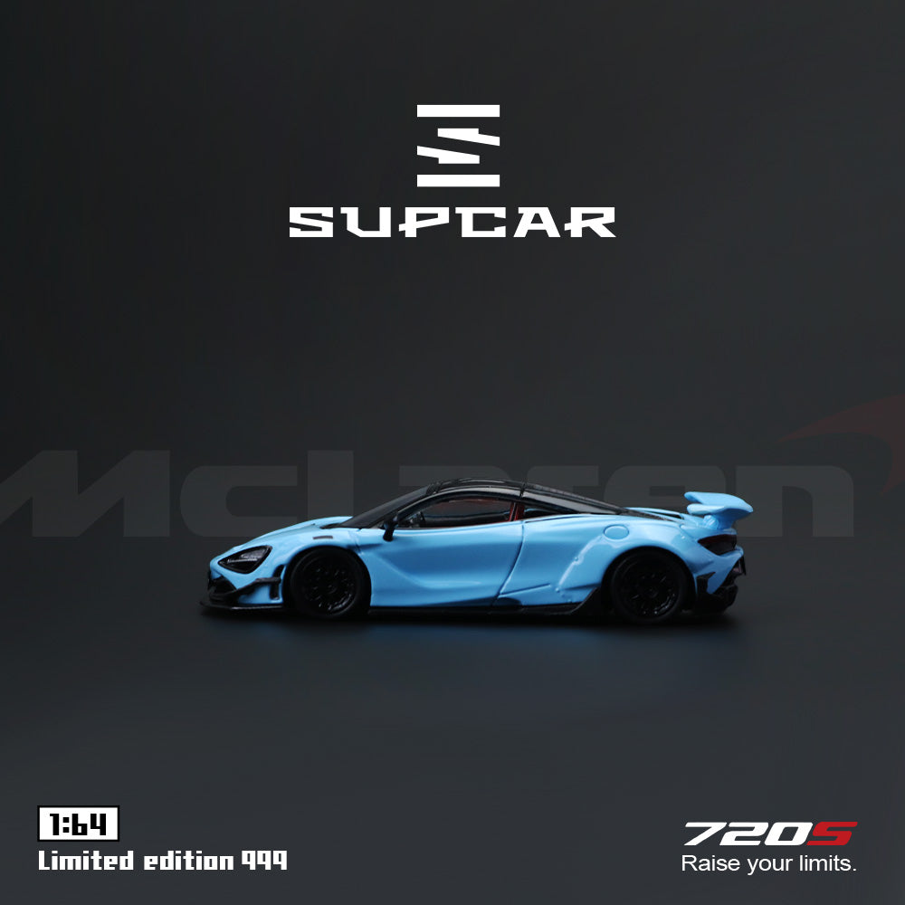 Bên hông xe McLaren 720S Sky Blue