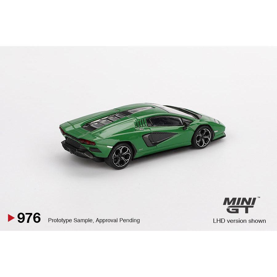 [HÀNG CÓ SẴN] Mocus Mô hình xe Mini GT 1:64 Lamborghini Countach LPI 800-4 Verde Medio 976