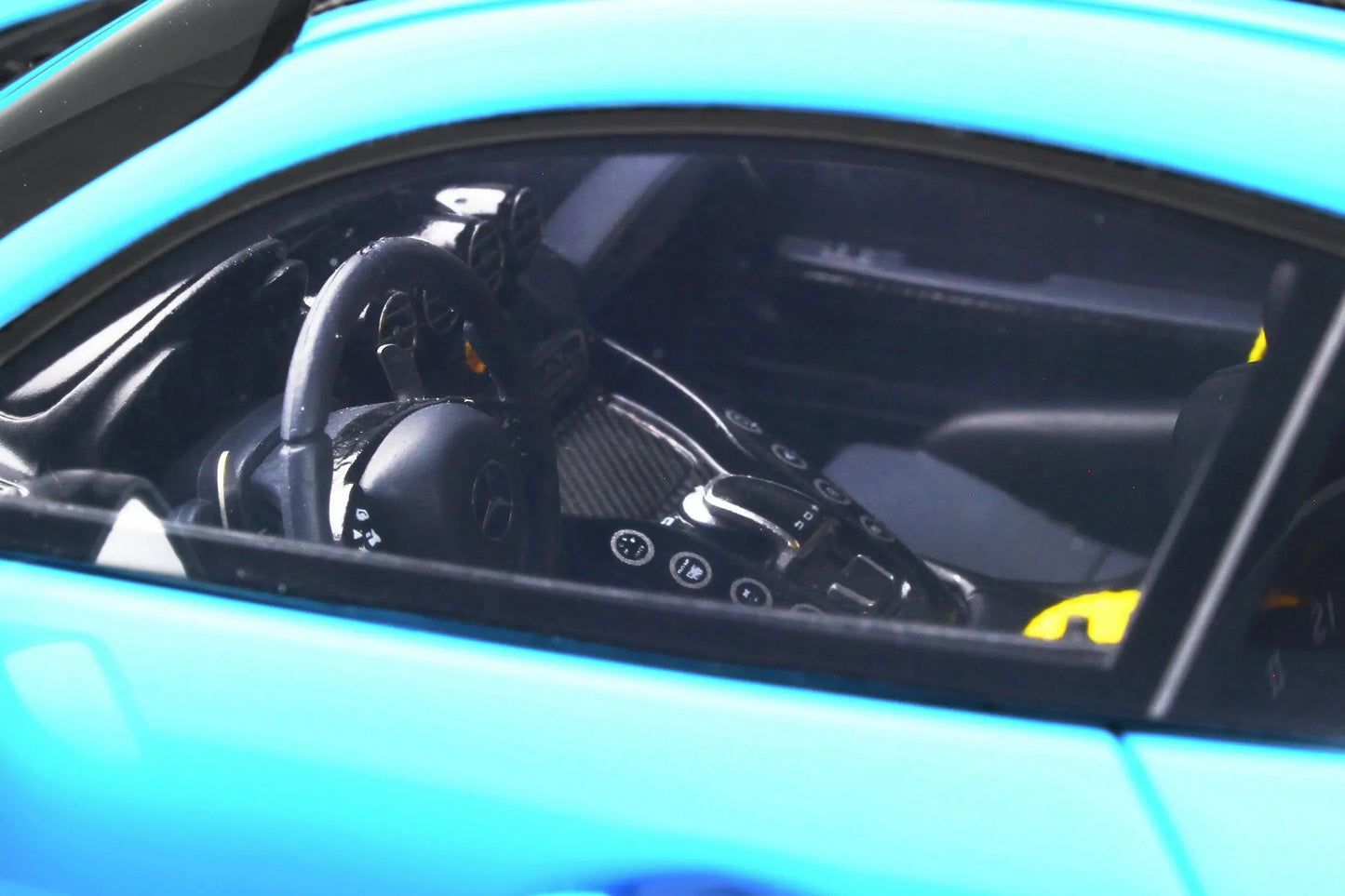 Mô hình xe GT SPIRIT 1:18 Mercedes-Amg Gt-R - GT787