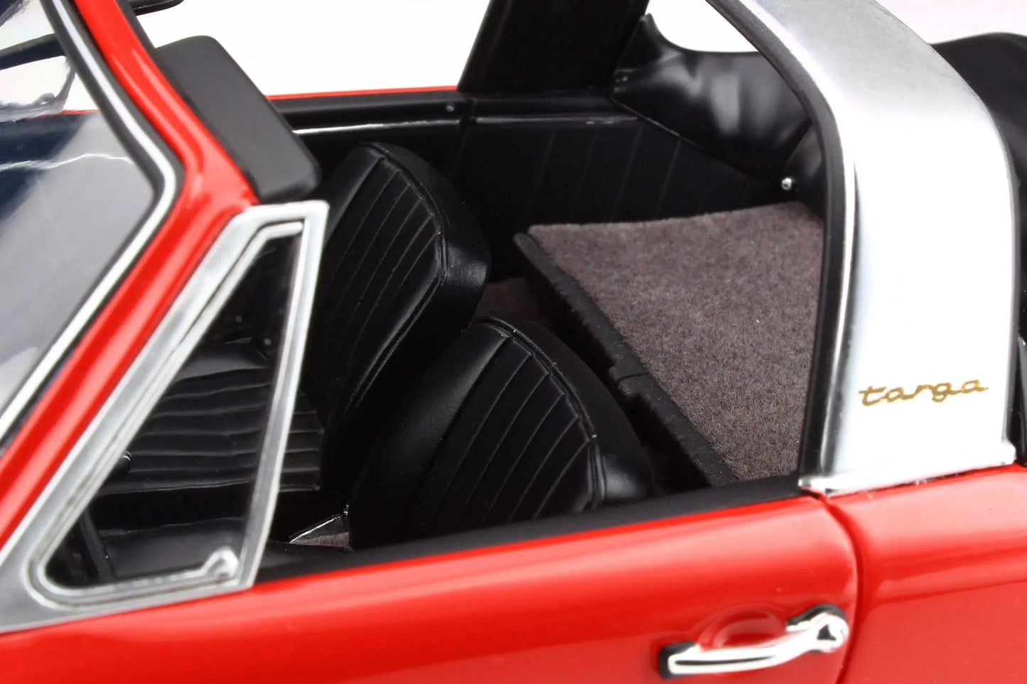 Mô hình xe GT SPIRIT 1:18 Porsche 911 Targa - GT706