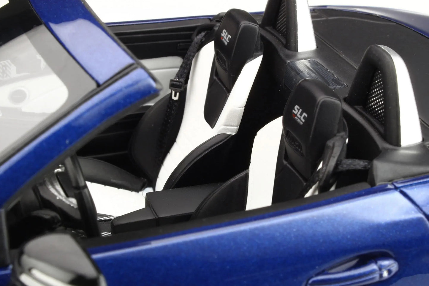 Mô hình xe GT SPIRIT 1:18 Mercedes-AMG SLC 43 - GT233