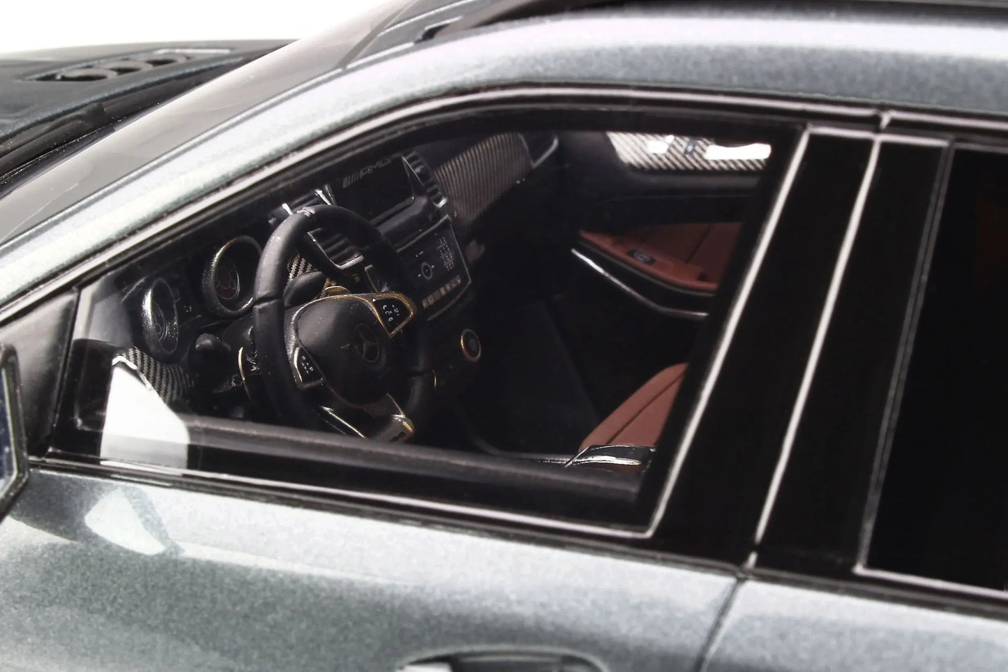 Mô hình xe GT SPIRIT 1:18 Mercedes-AMG GLS 63 - GT784