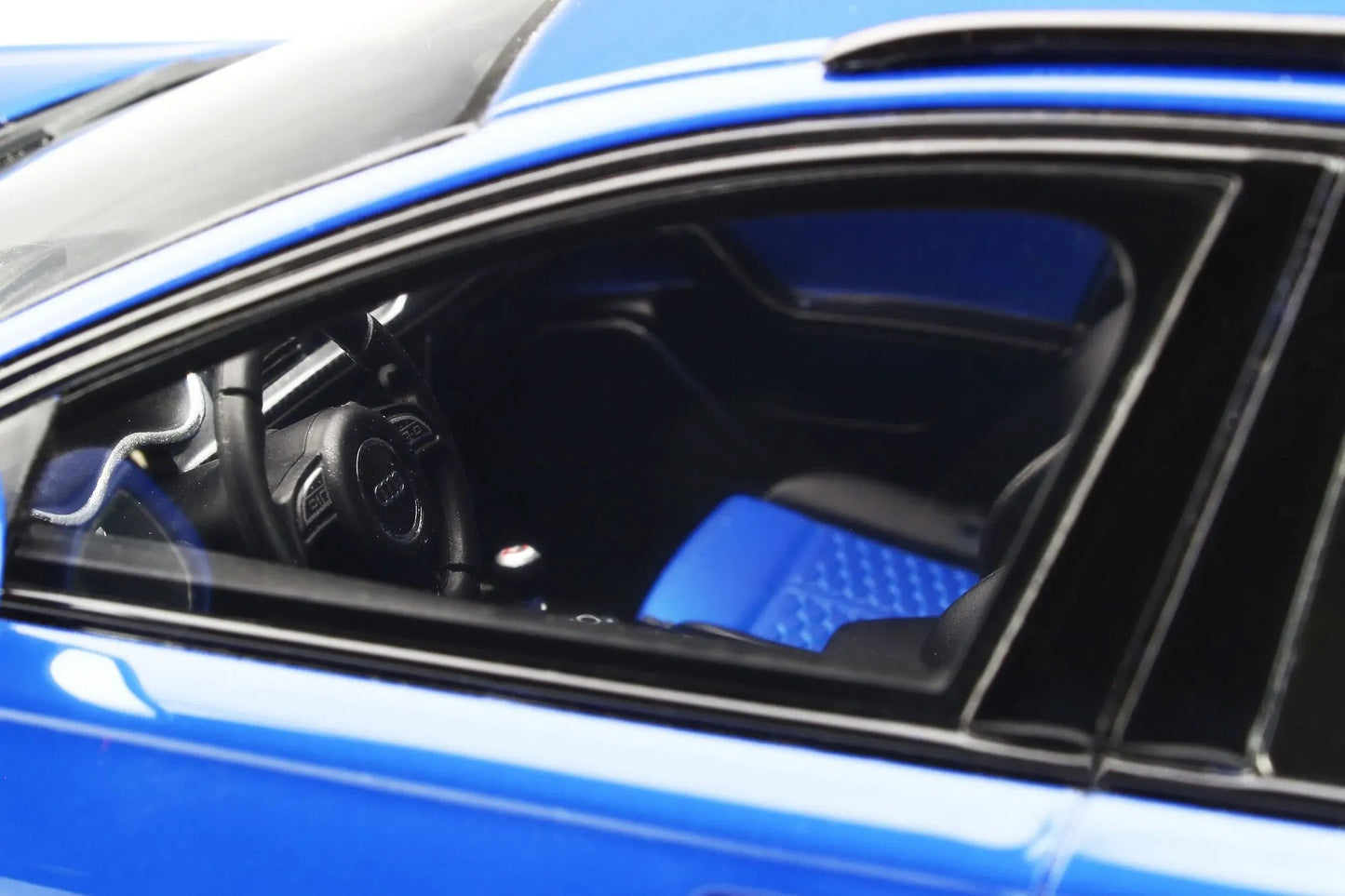 Mô hình xe GT SPIRIT 1:18 Audi RS 6 Performance Nogaro Edition - GT719