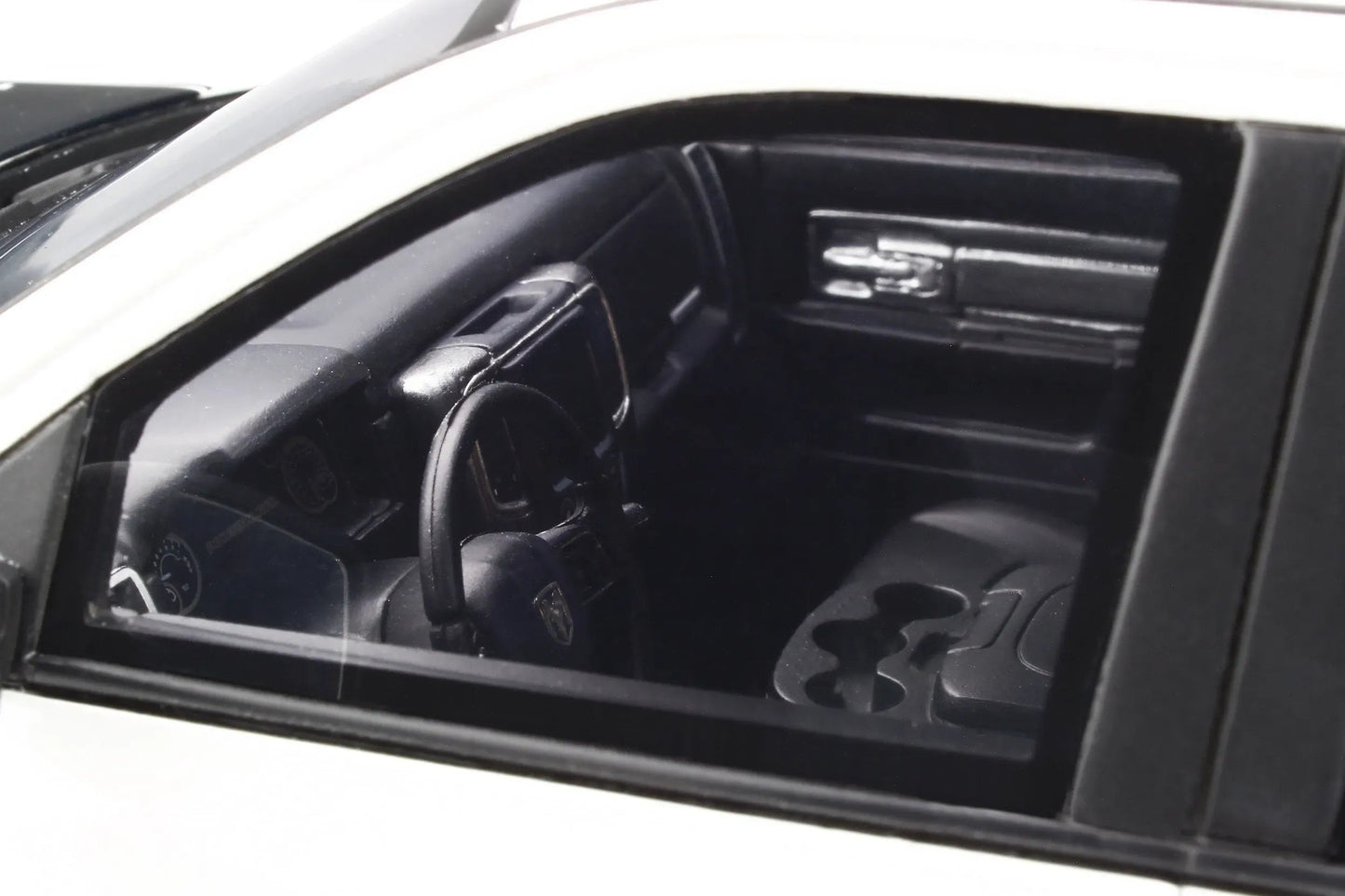 Mô hình xe GT SPIRIT 1:18 2017 Ram 2500 Power Wagon - GT790