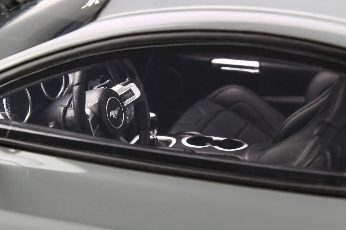 Mô hình xe GT SPIRIT 1:18 Ford Mustang by LB Works - GT264