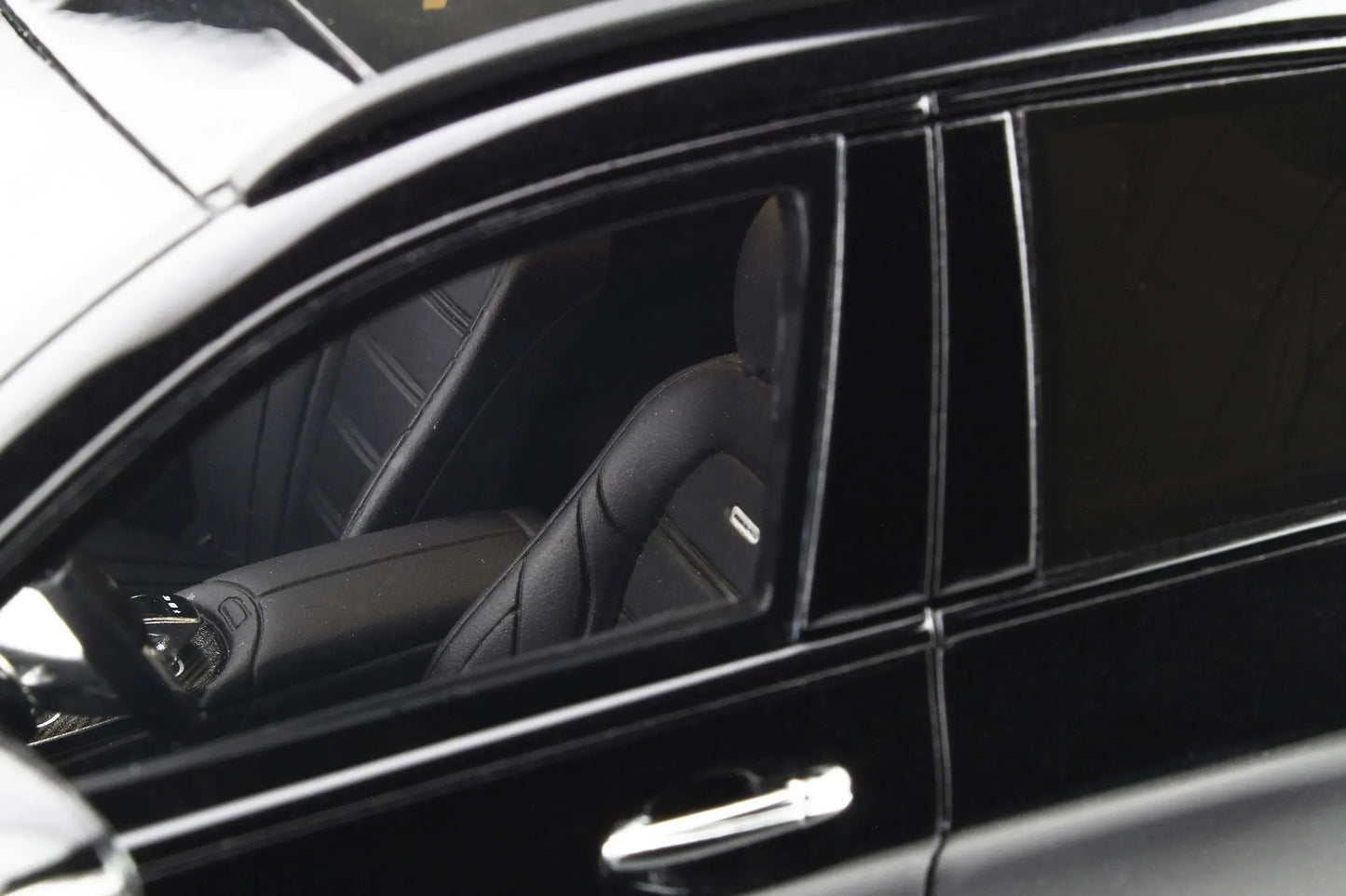 Mô hình xe GT SPIRIT 1:18 Brabus 600 - GT252