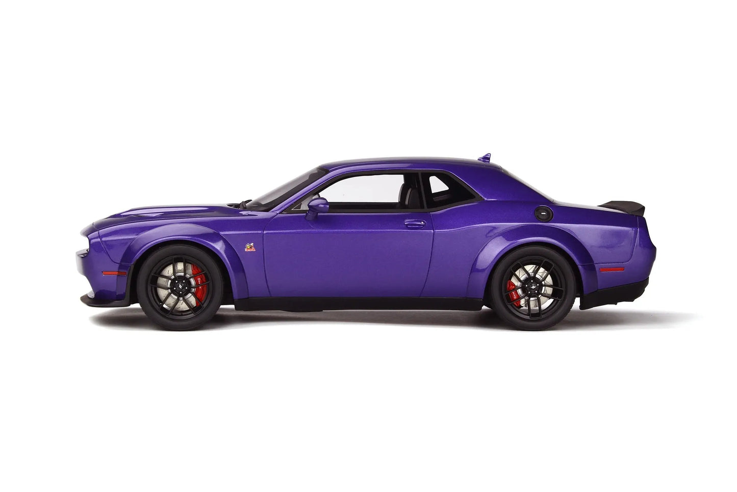 Mô hình xe GT SPIRIT 1:18 DODGE CHALLENGER R/T SCAT PACK WIDEBODY - GT248