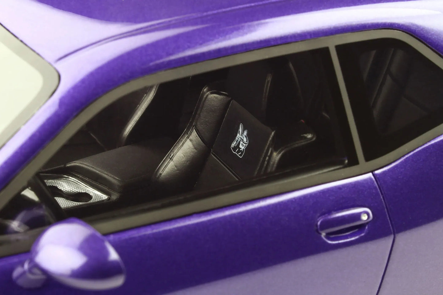 Mô hình xe GT SPIRIT 1:18 DODGE CHALLENGER R/T SCAT PACK WIDEBODY - GT248