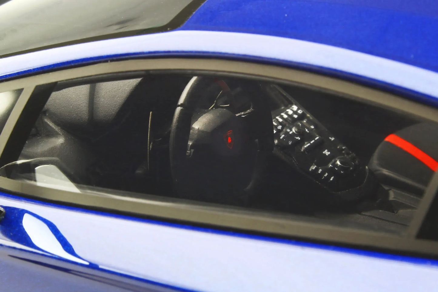 Mô hình xe GT SPIRIT 1:18 LAMBORGHINI AVENTADOR SVJ - GTS18512BL