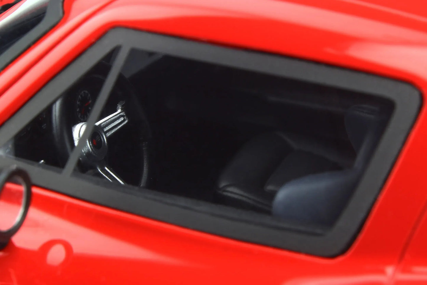 Mô hình xe GT SPIRIT 1:18 CHEVROLET CORVETTE C2 - GT266