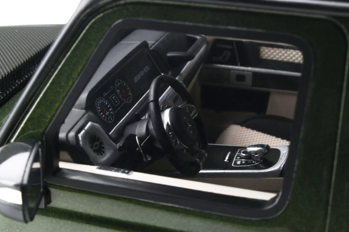 Mô hình xe GT SPIRIT 1:18 Brabus 700 Widestar (G Class) - GT274