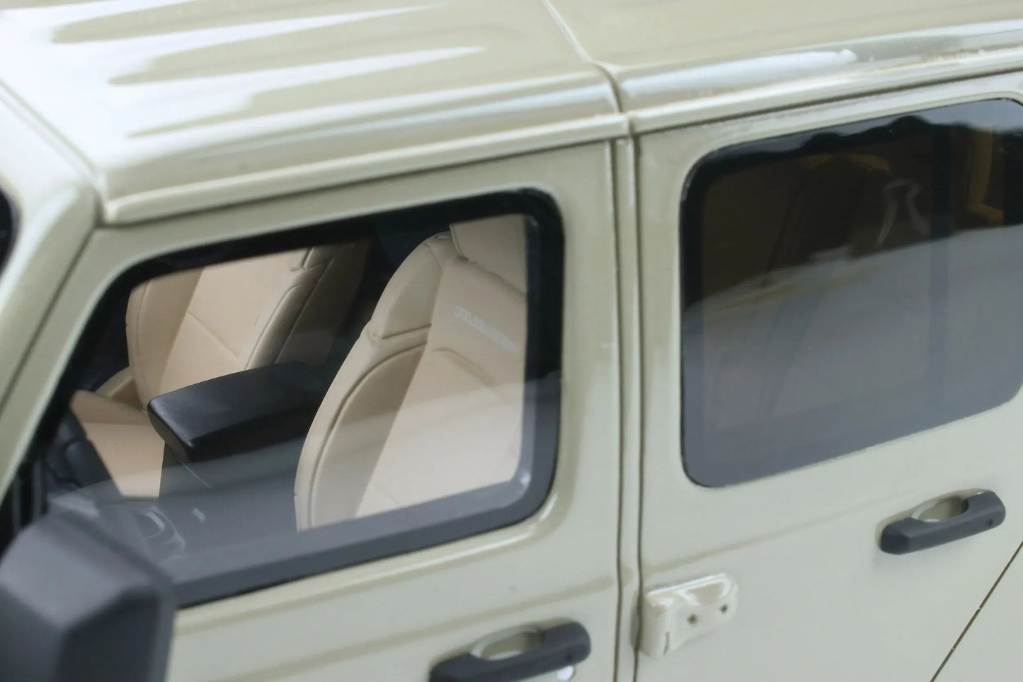 Mô hình xe GT SPIRIT 1:18 Jeep Gladiator Rubicon - GT279