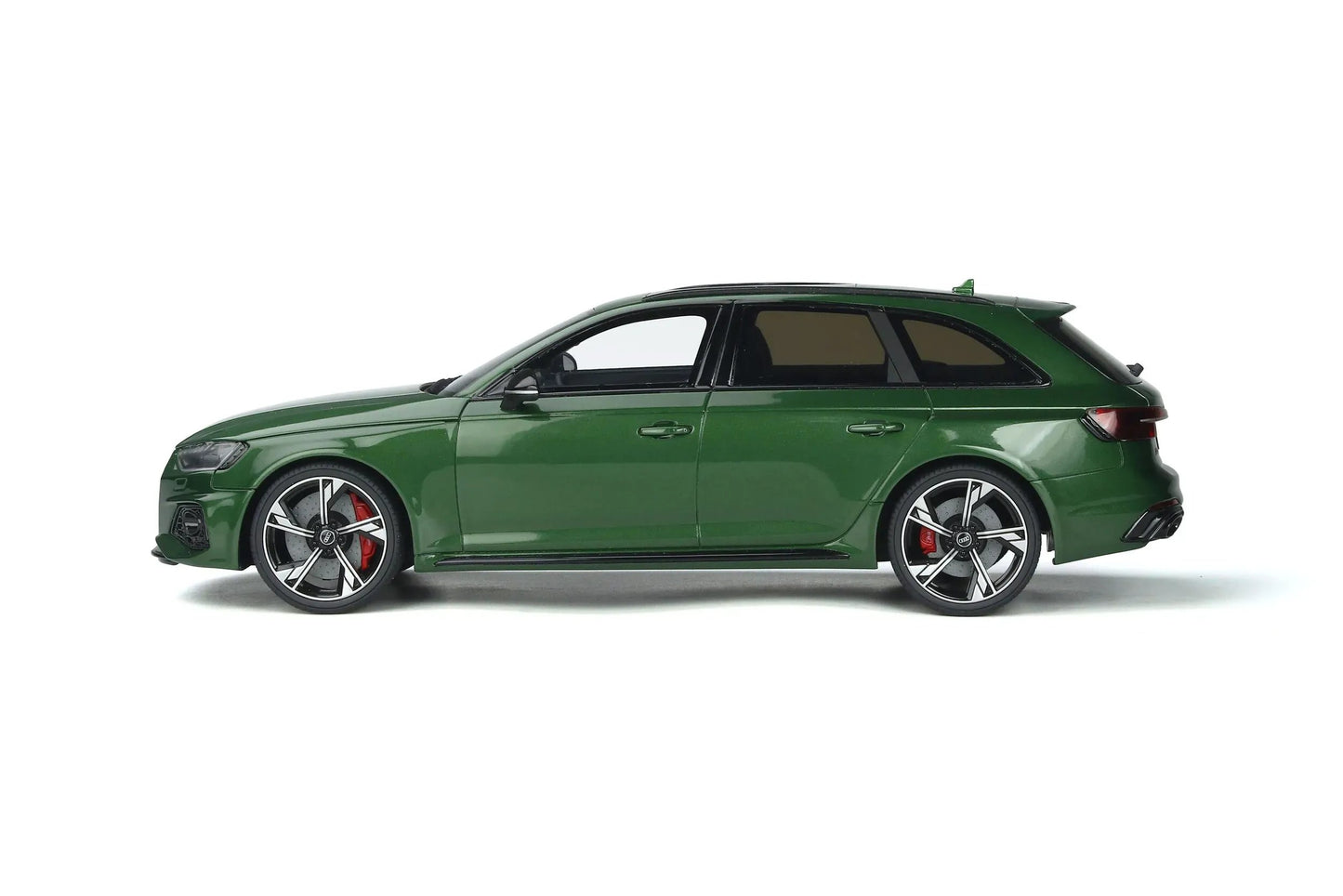 Mô hình xe GT SPIRIT 1:18 Audi RS 4 Avant - GT296